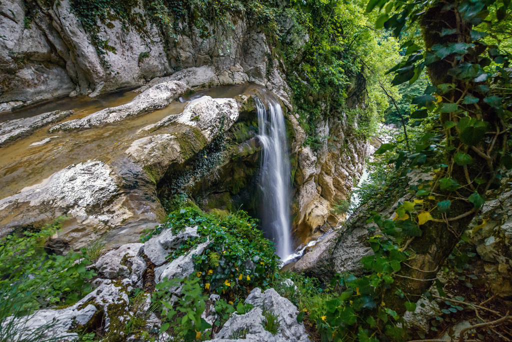 Фото: Агурские водопады и Орлиные скалы