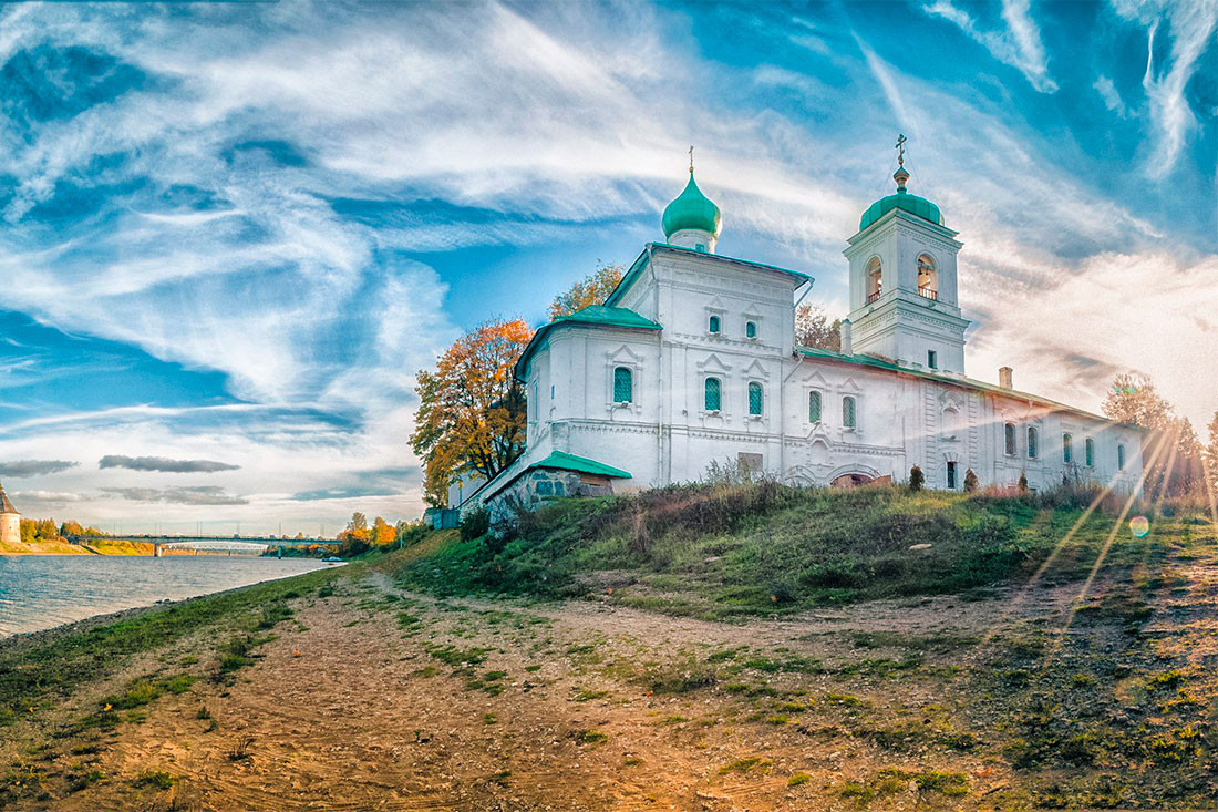 Фото: Спасо-Преображенский Мирожский мужской монастырь