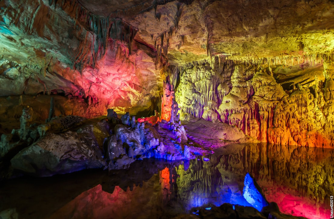 Фото: Пещера Прометея