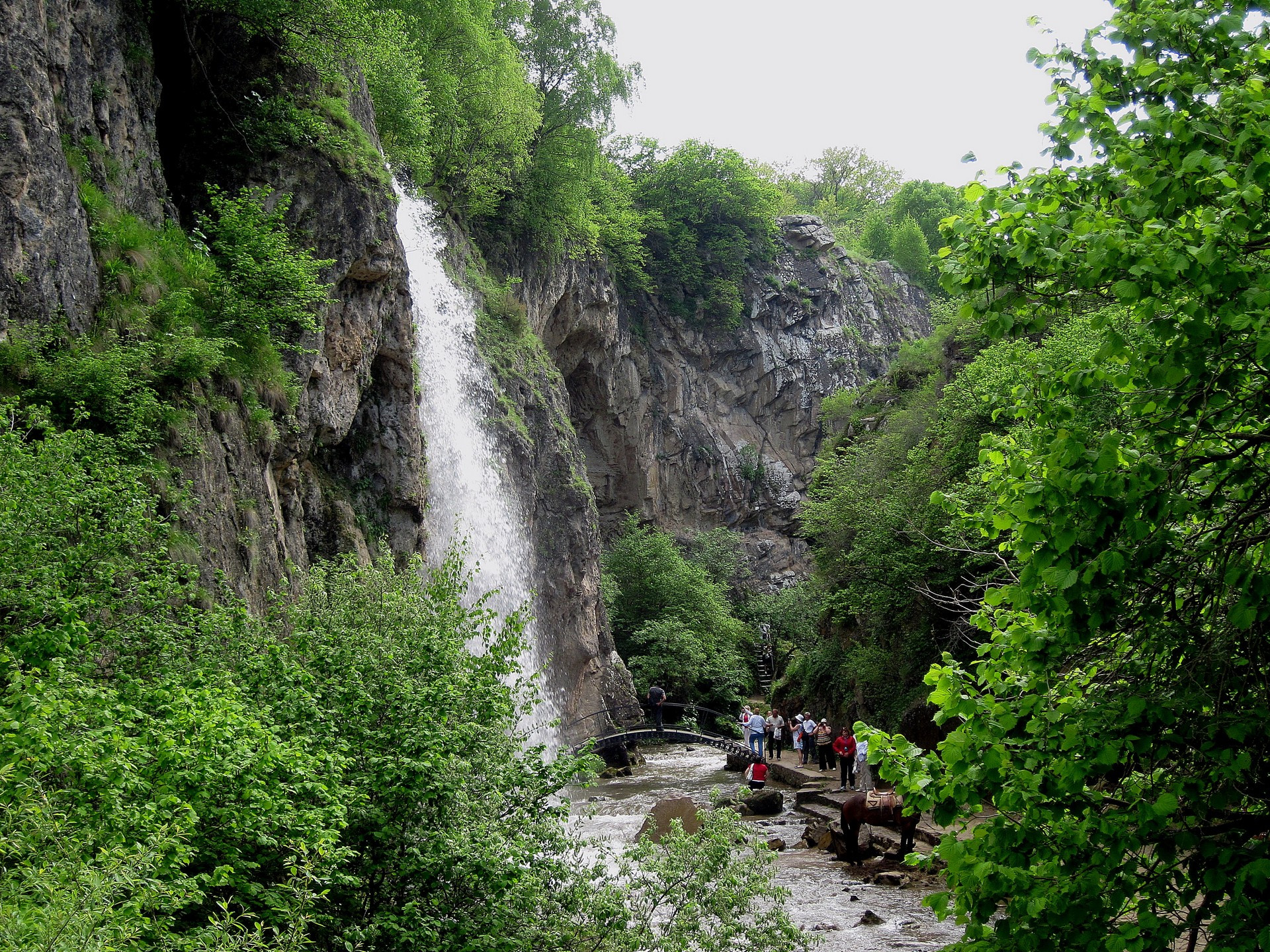 Фото: Медовые водопады (Аликоновское ущелье)
