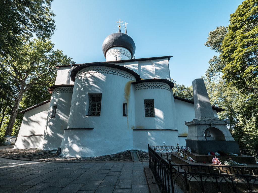 Фото: Святогорский монастырь (Пушкинские горы)