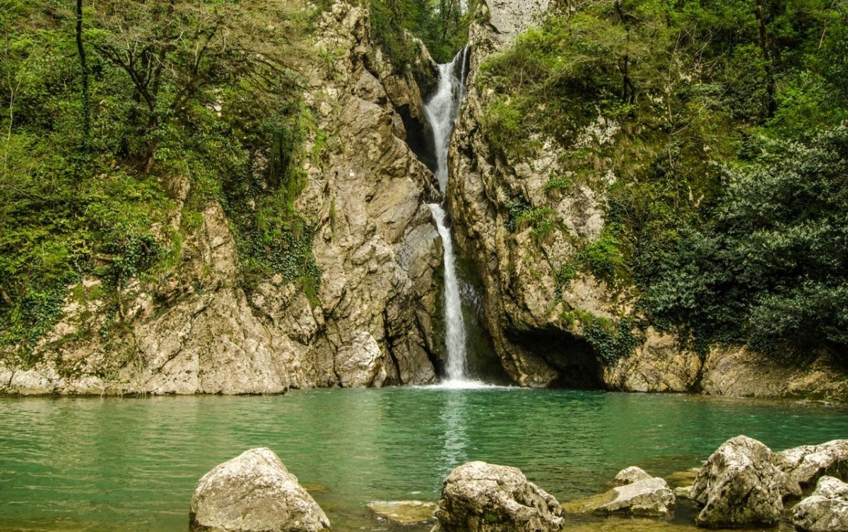 Фото: Агурские водопады