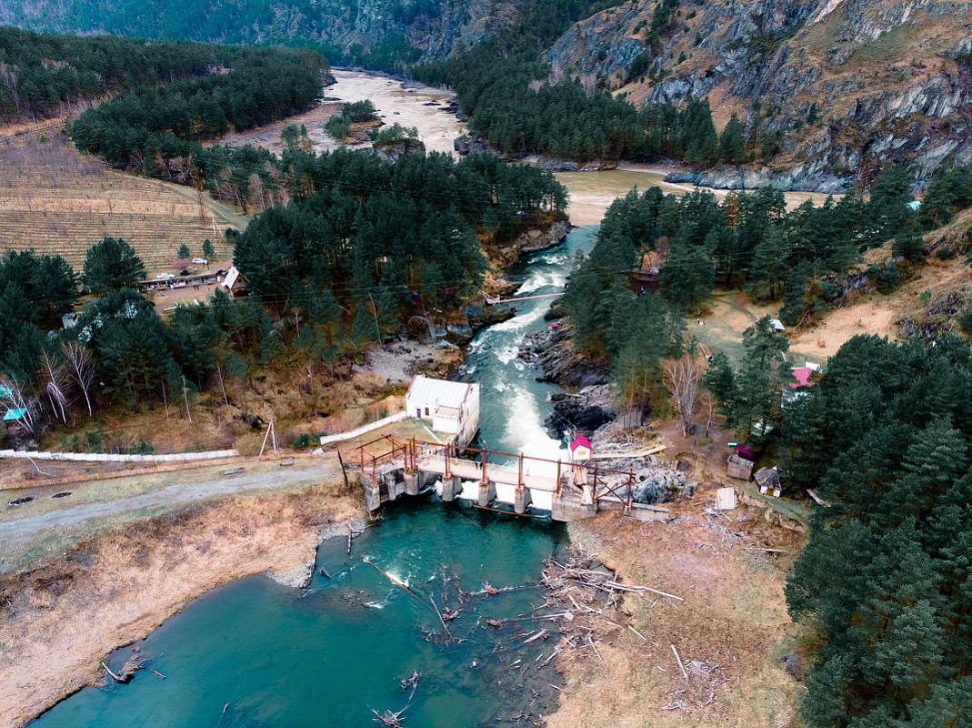 Фото: Чемальская ГЭС