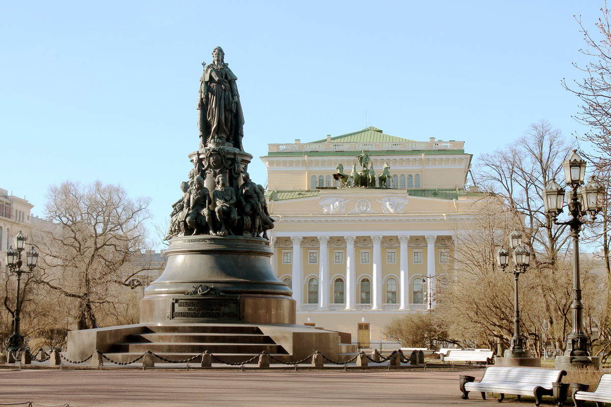 Фото: Памятник Екатерине II